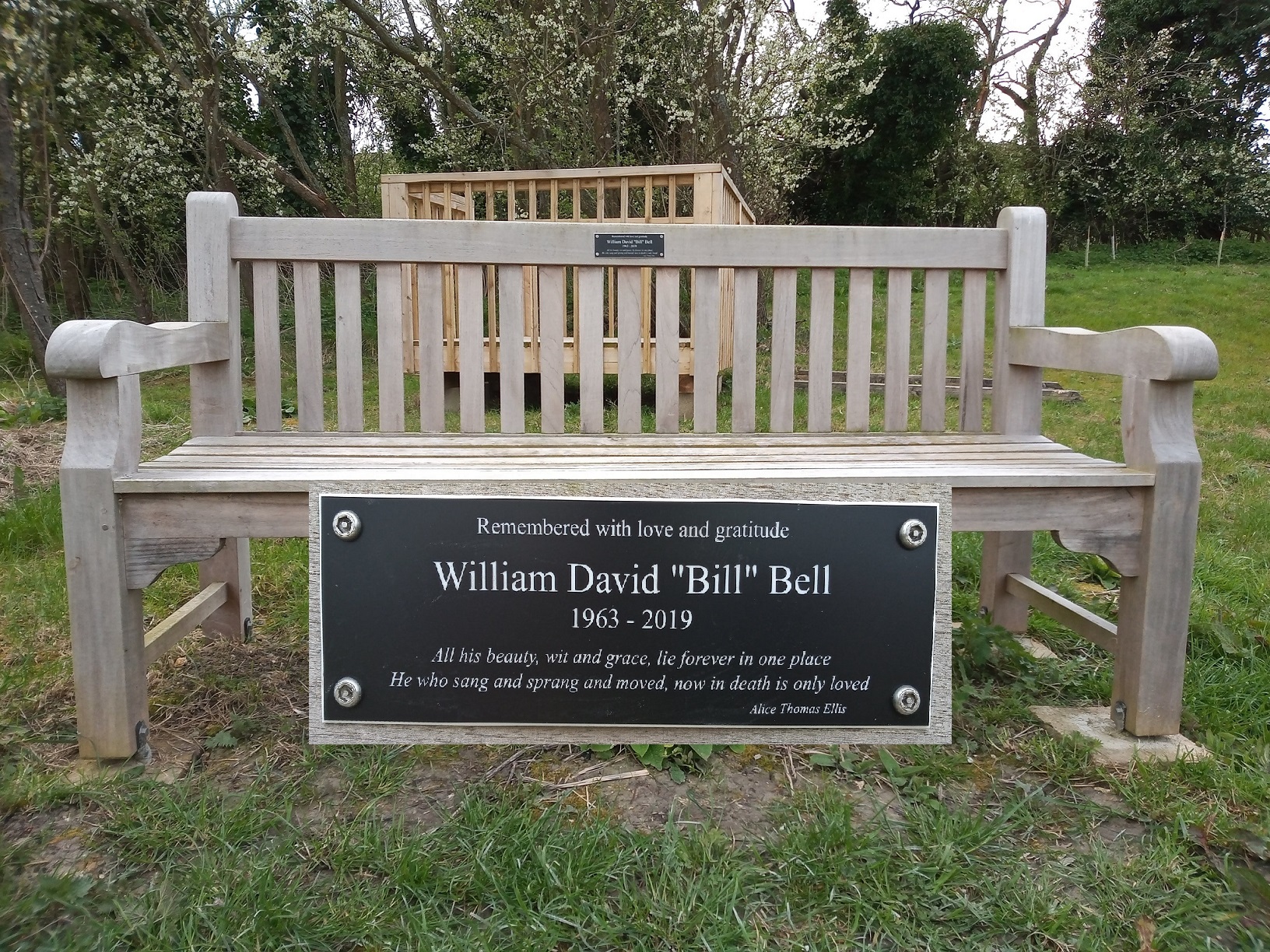 Memorial seat by the Wendover Canal